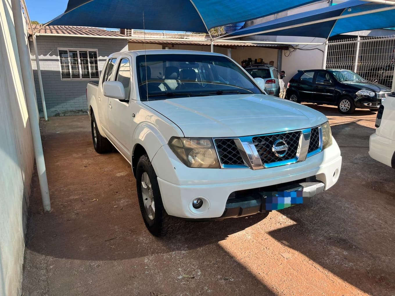 Frontier XE 2.5 - 4X2 - COR Branca- Diesel - ANO Modelo 2012 — foto 3