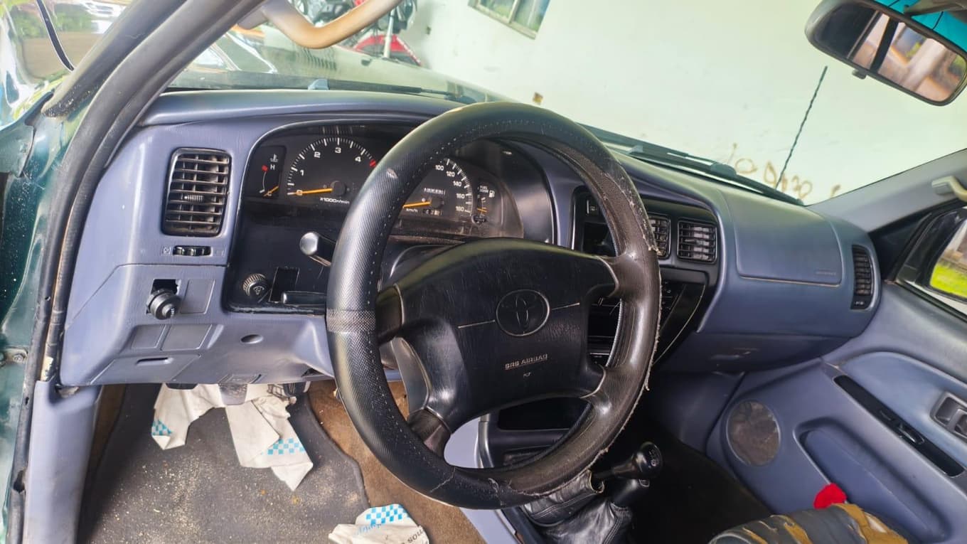 Toyota Hilux SW4 1998 — foto 7