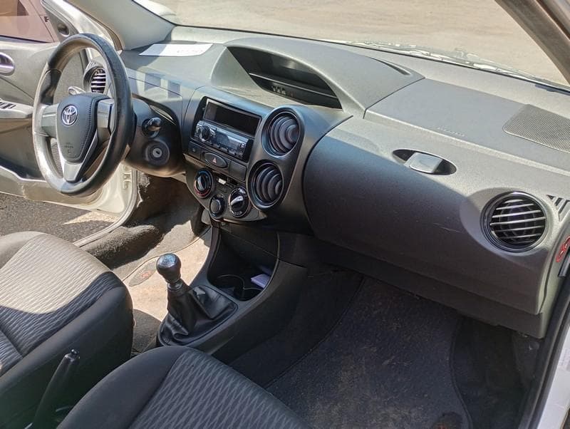 Toyota Etios 2019 — foto 25