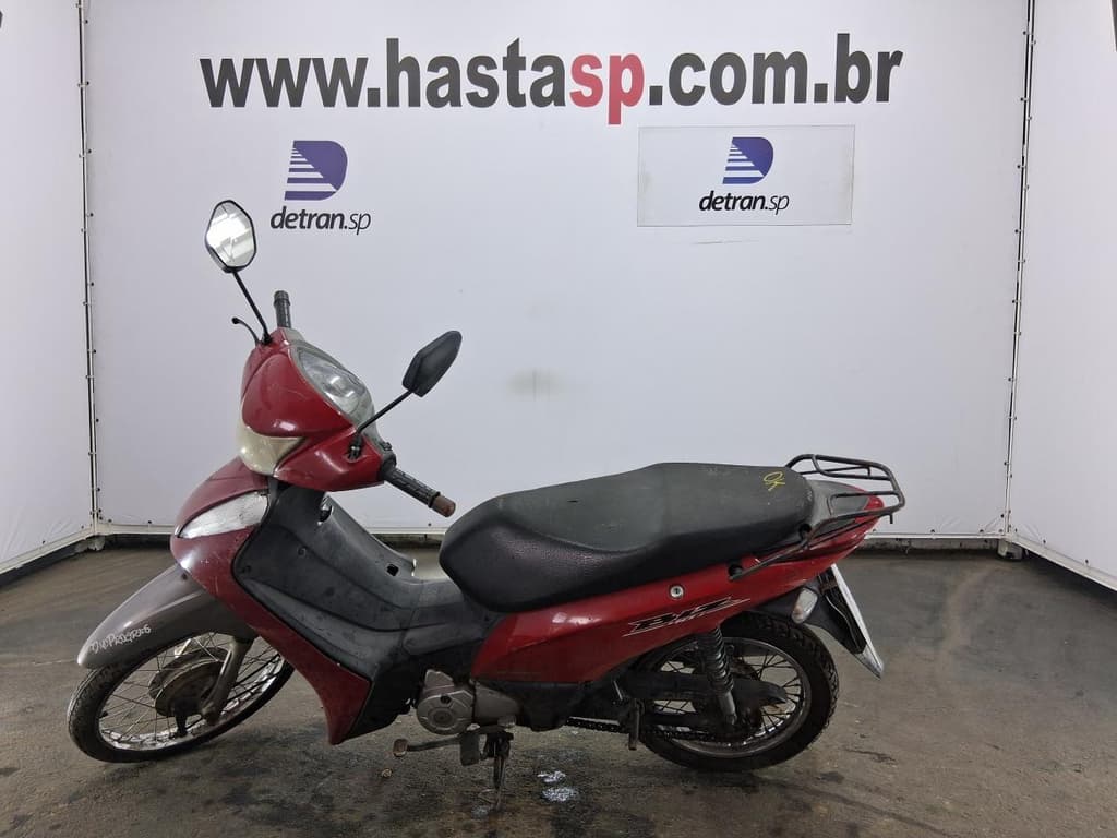 Honda BIZ 110i 2017, vermelha