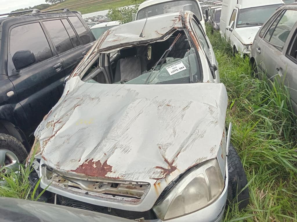 Chevrolet Corsa Hatch Maxx 2005, prata