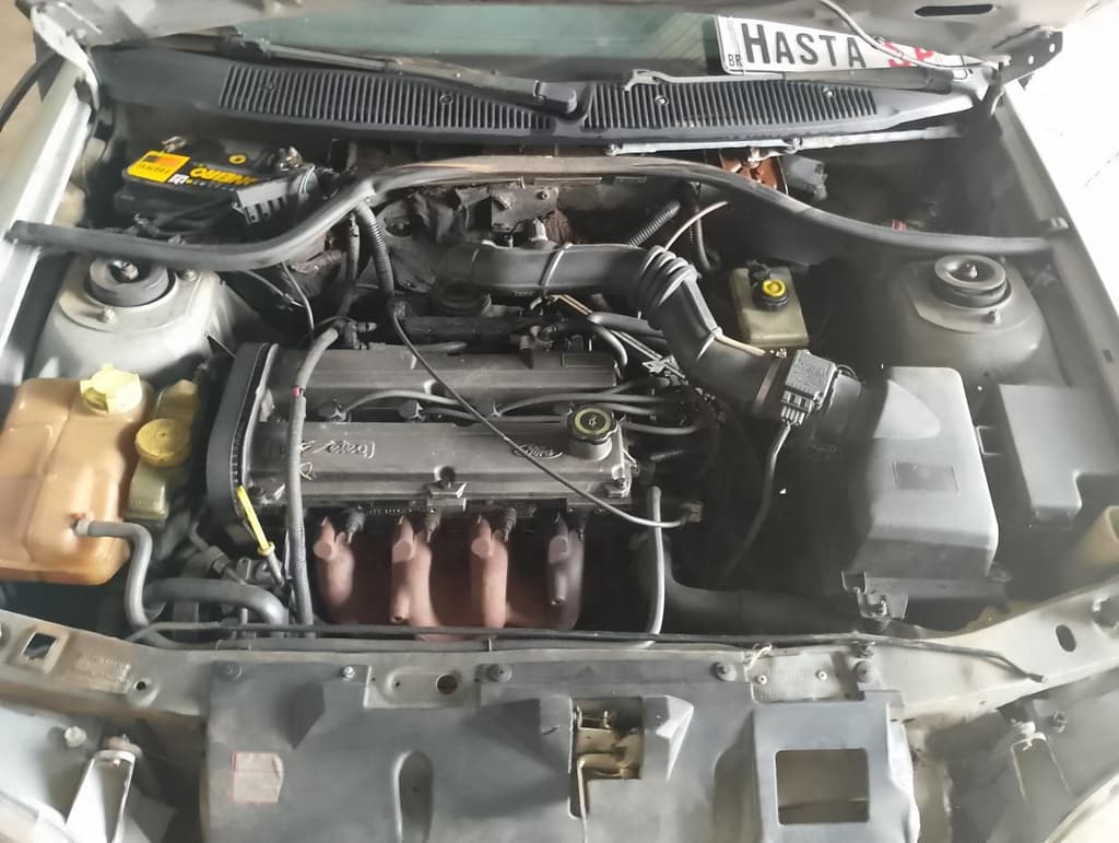 Ford Escort GL 16V H 2000 — foto 6