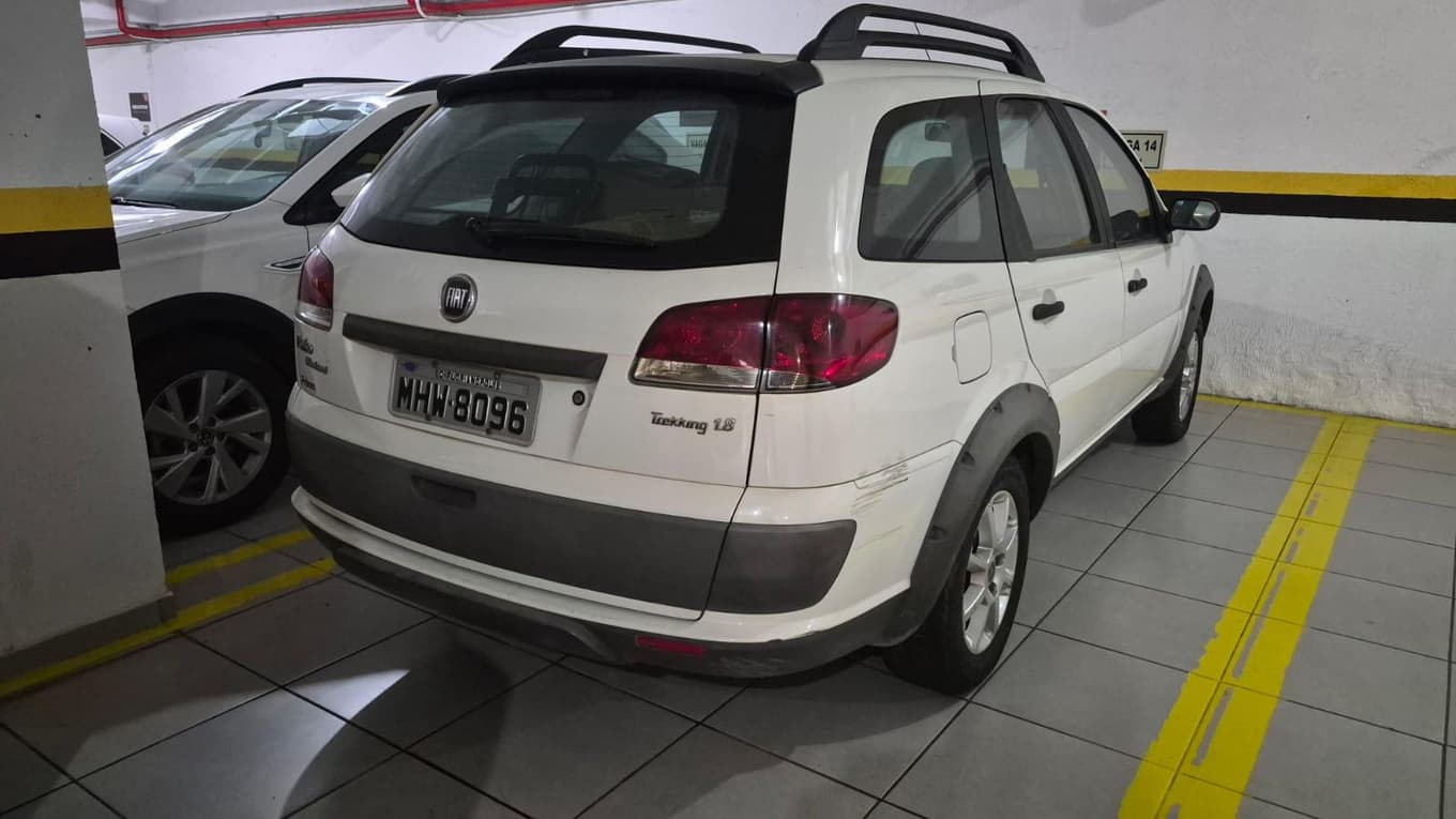 Fiat Palio Week Trekking 1.8 Flex - Ano Modelo 2010 — foto 4