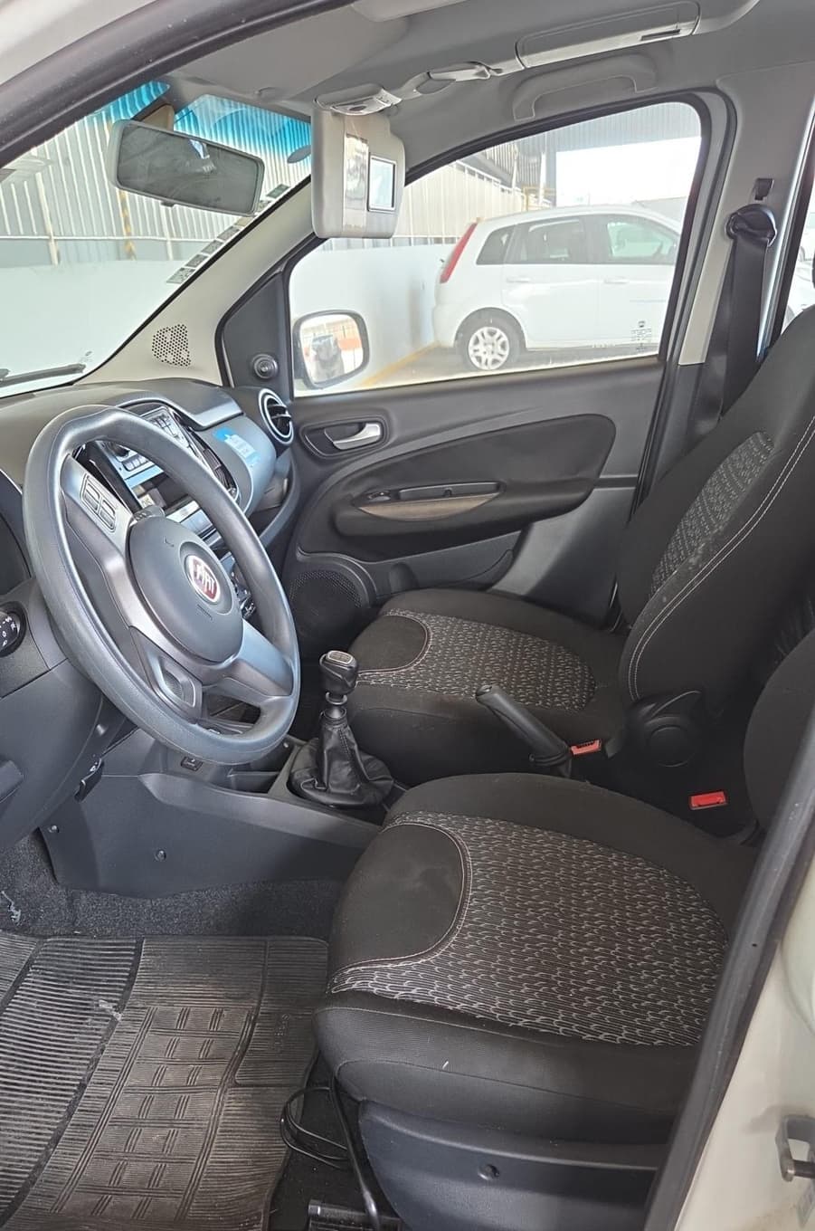 Fiat UNO Evolution 1.4 de 2016 — foto 8