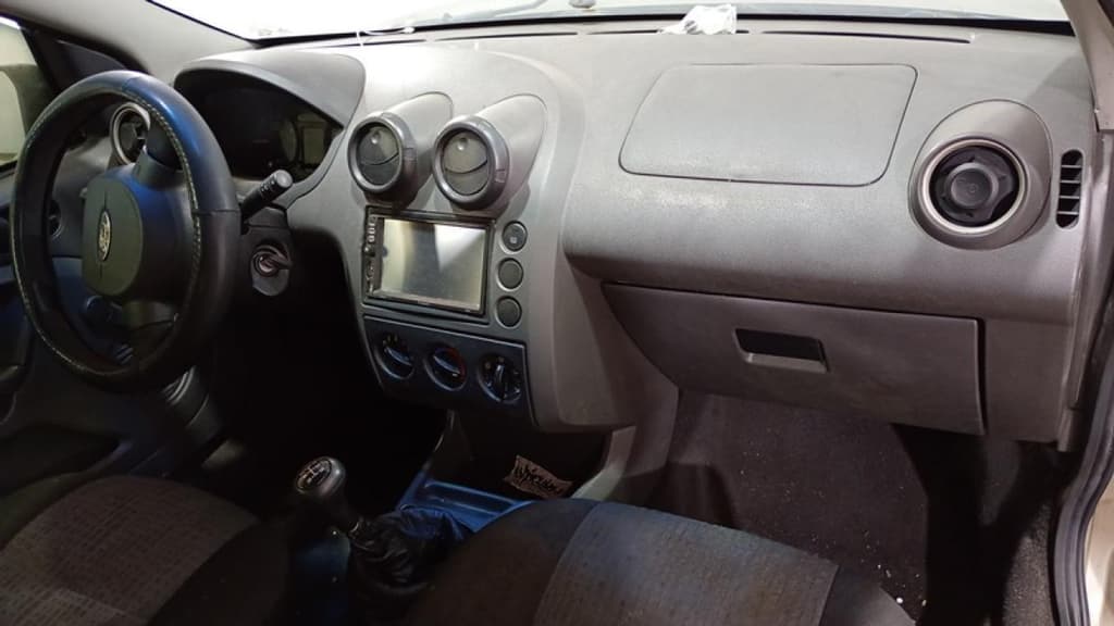 Ford Fiesta 2006 — foto 2