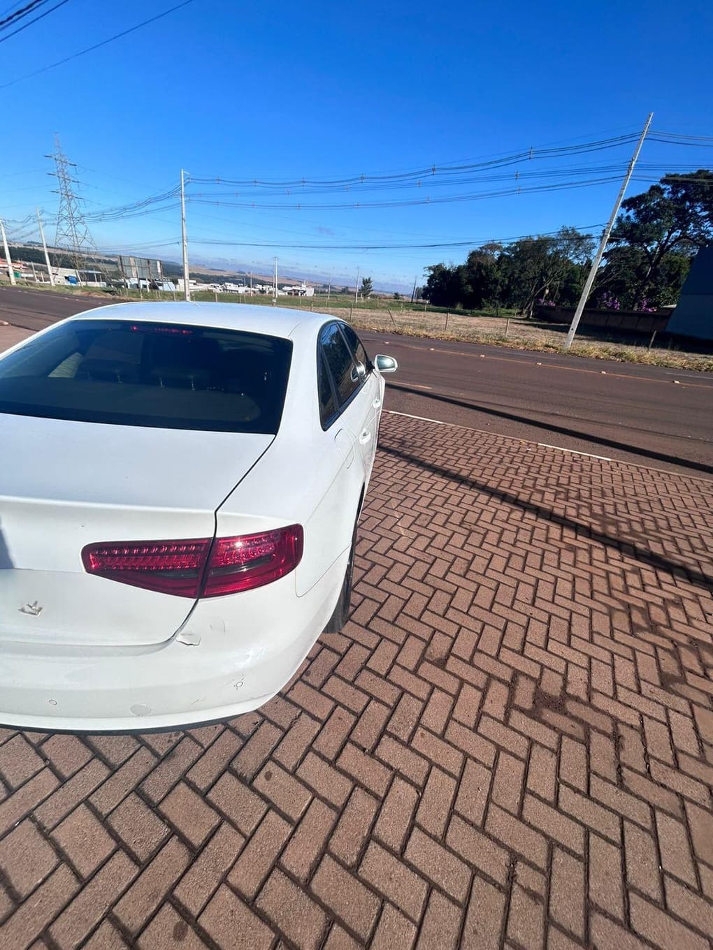Audi A4 2013 — foto 2