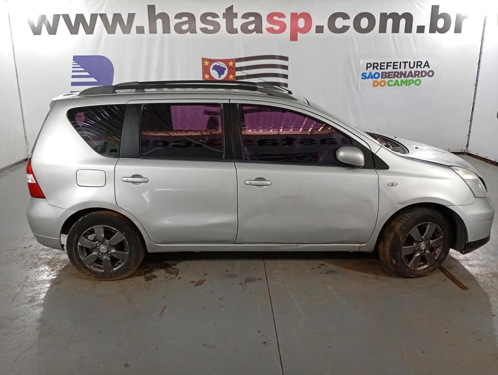 Nissan Livina 18sl 2012, prata
