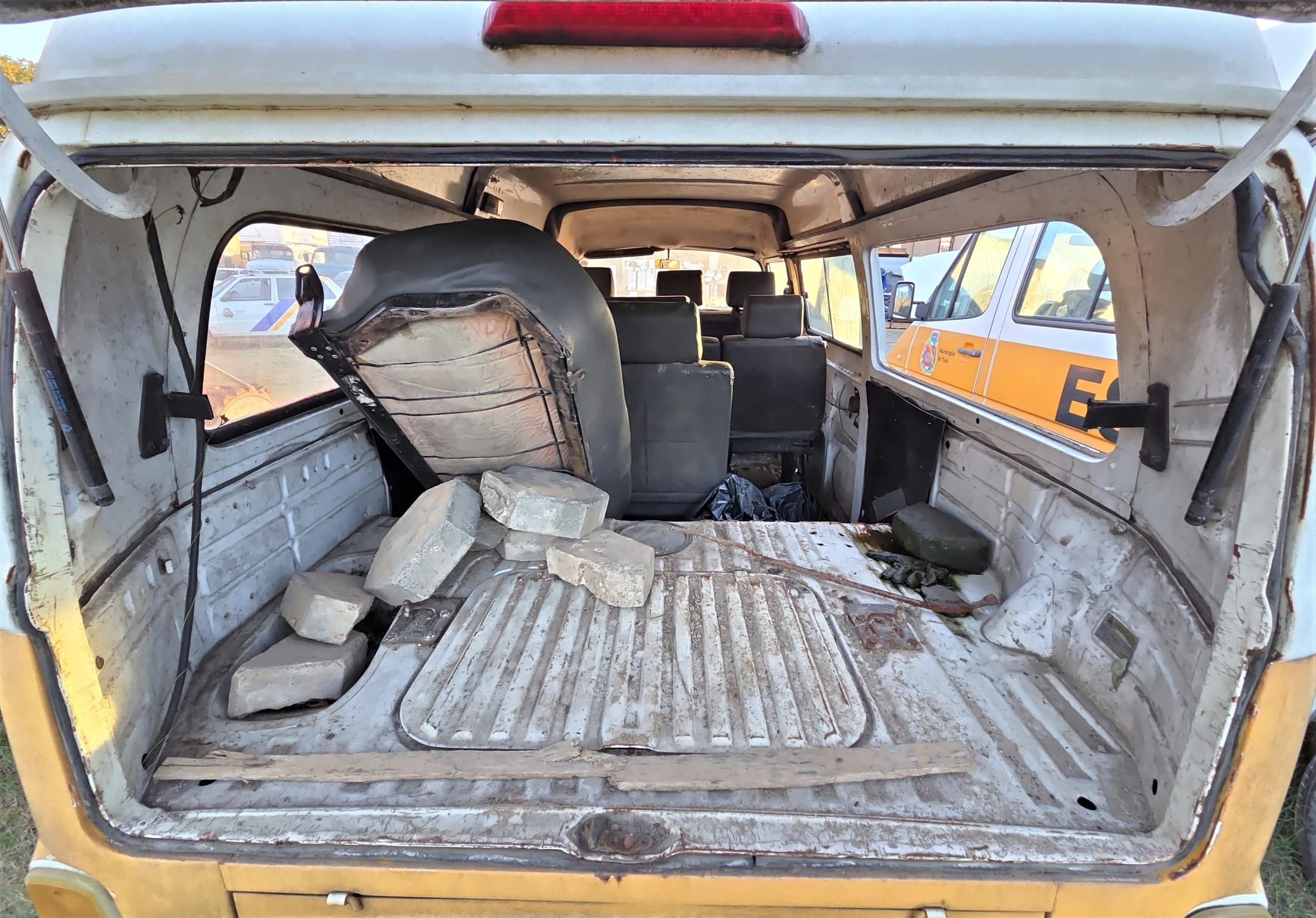 Volkswagen Kombi Escolar 2010 — foto 4