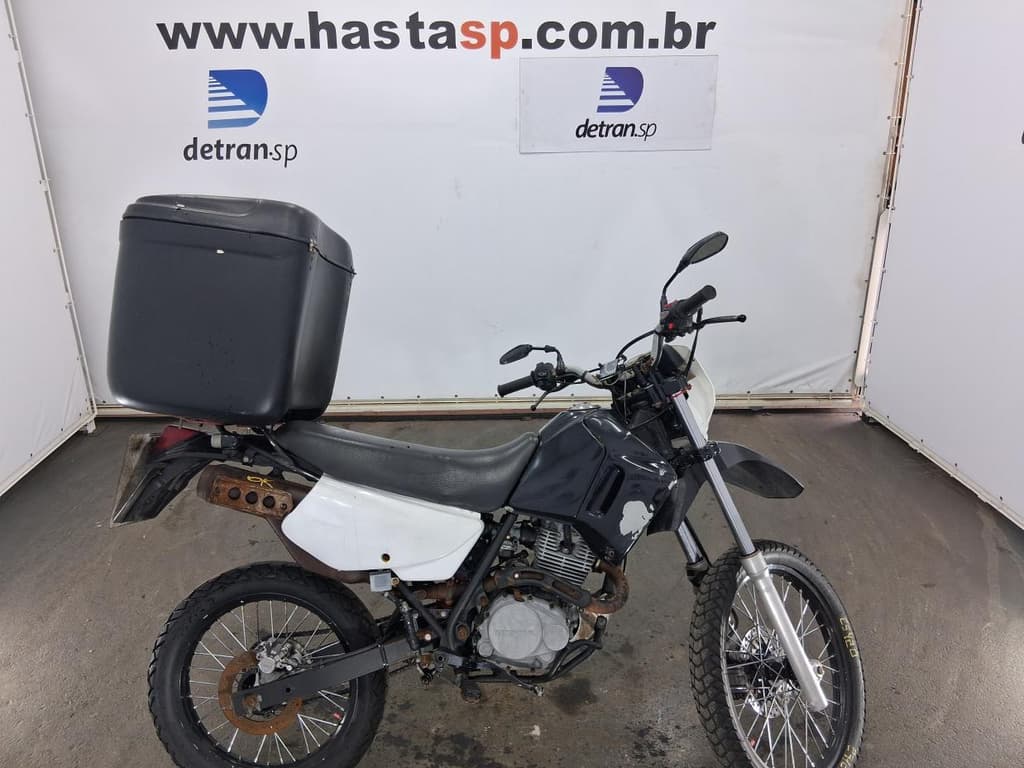 Honda XR 200r 2001, preta