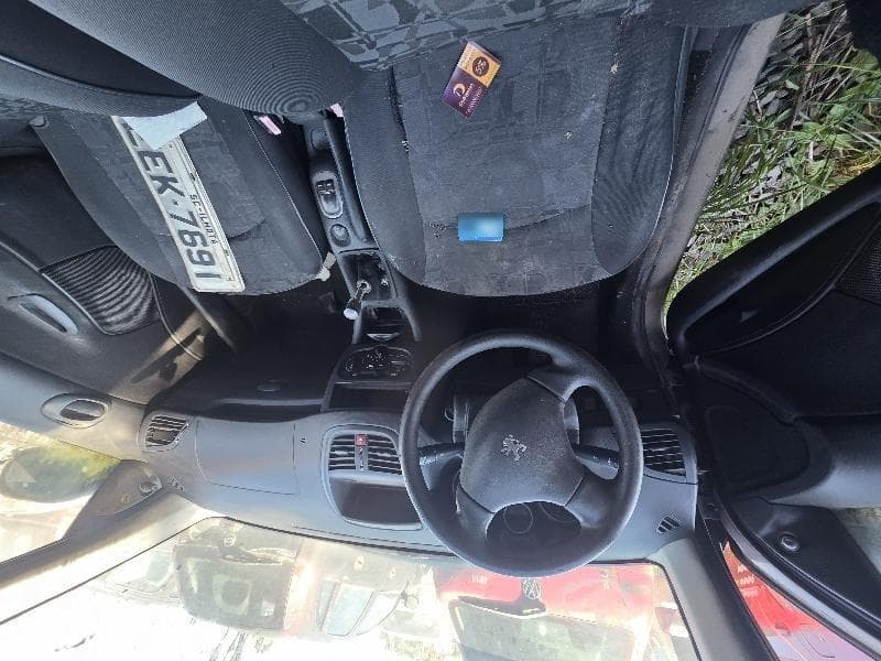 Peugeot 207hb XR 2008 — foto 9
