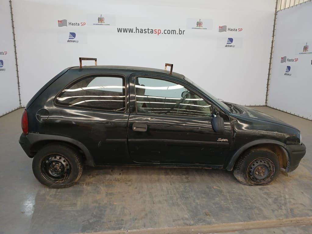 Chevrolet Corsa Super 1997, preta