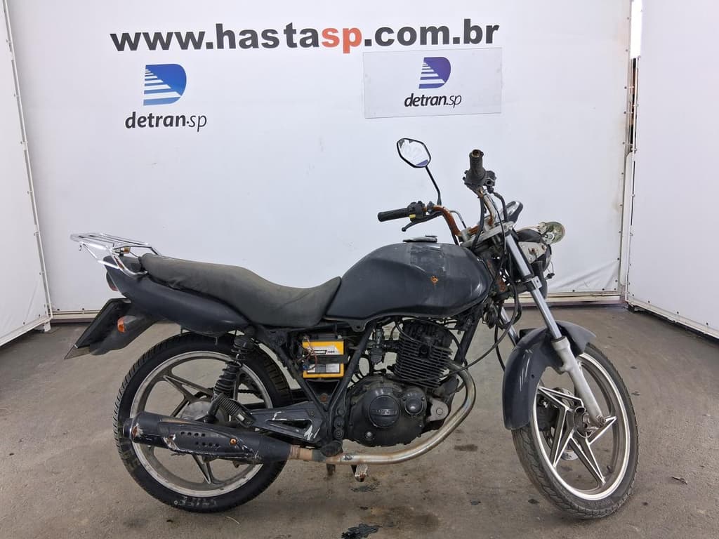 Suzuki EN 125 YES 2008, preta