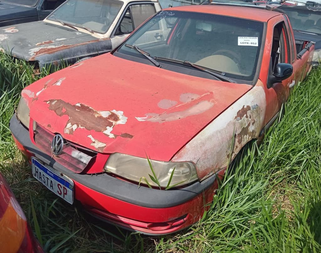 Volkswagen Saveiro 1.8 2001, vermelha