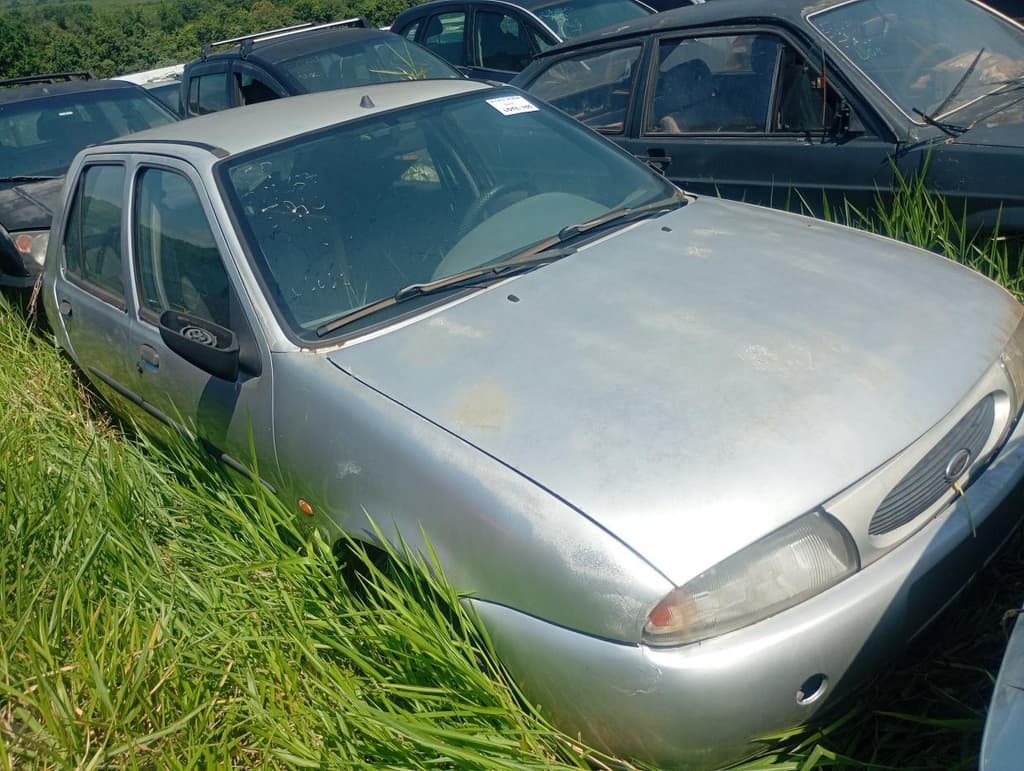 Ford Fiesta 1998, prata