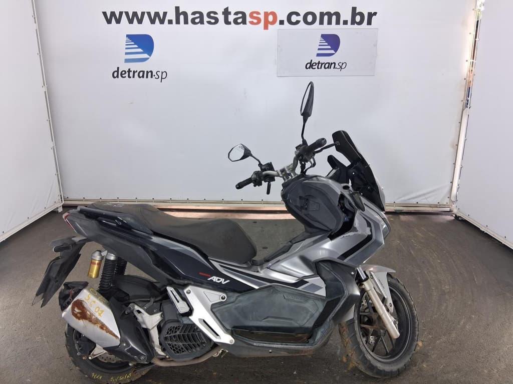 Honda ADV 150 2023, prata