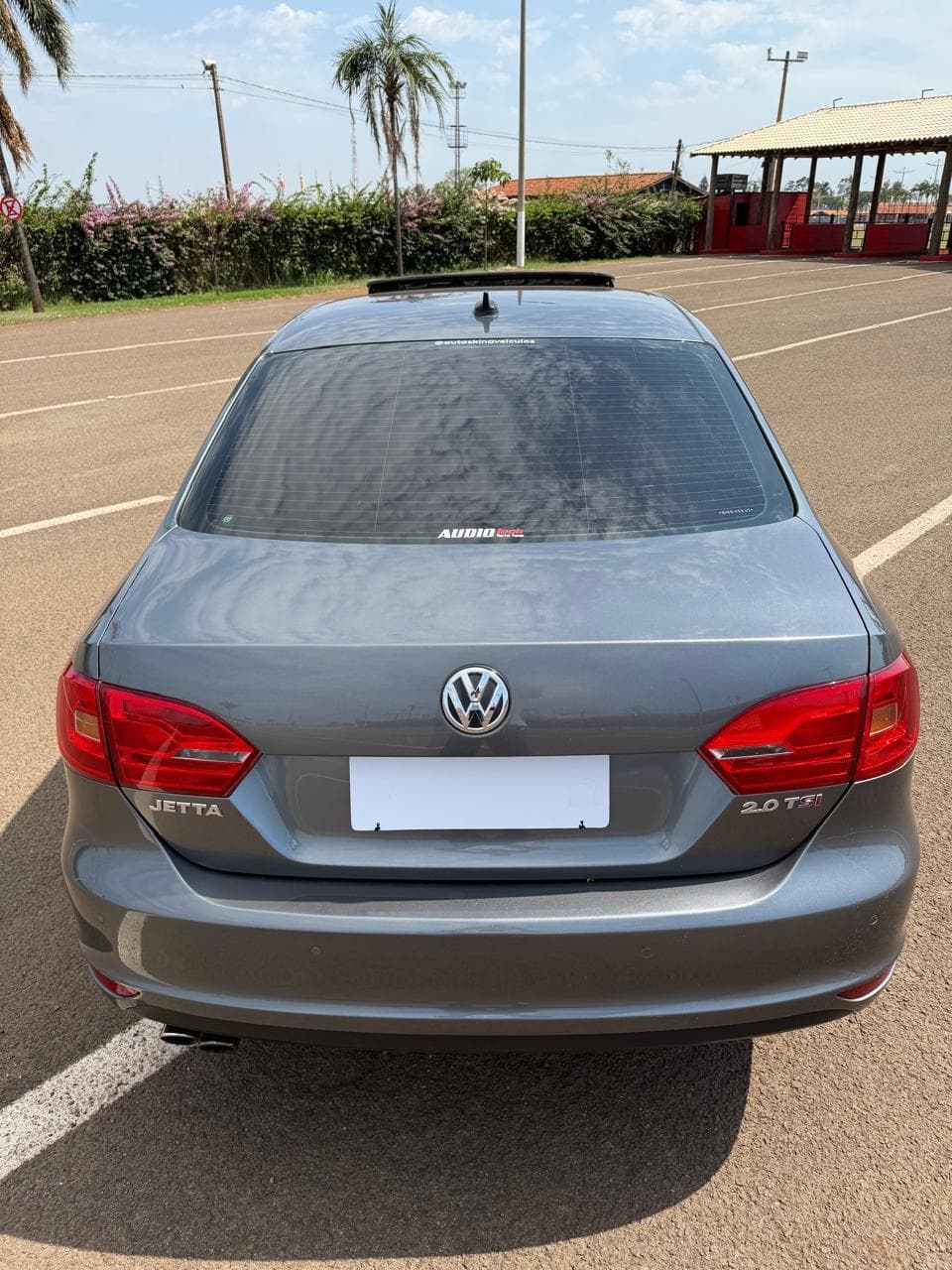 Volkswagen. Jetta 2.0t. 2014 — foto 2