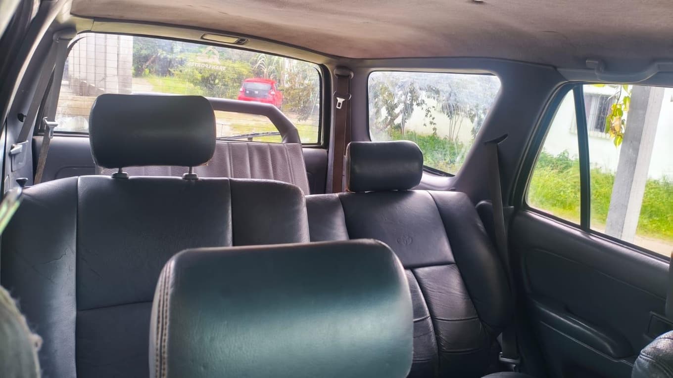 Toyota Hilux SW4 1998 — foto 4