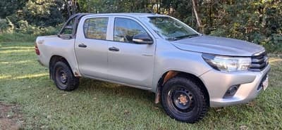 Toyota Hilux 2017 — foto 2