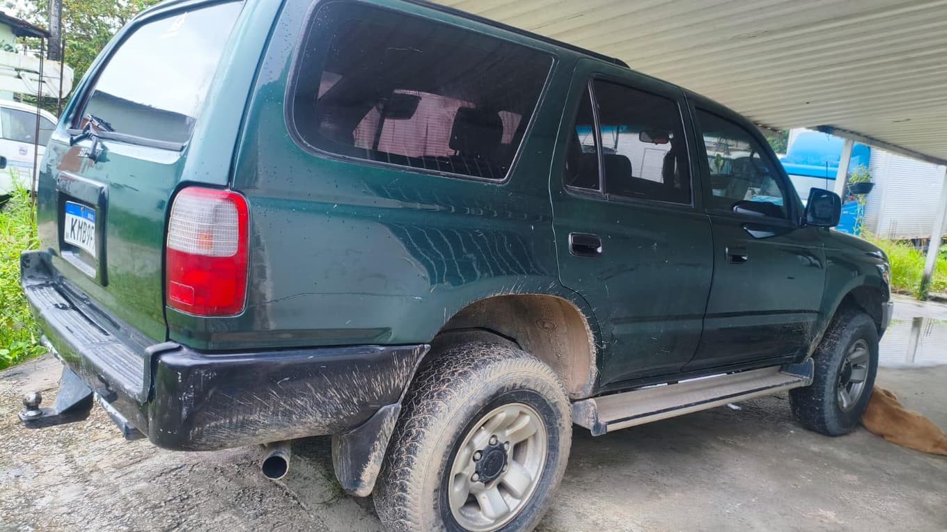 Toyota Hilux SW4 1998 — foto 3