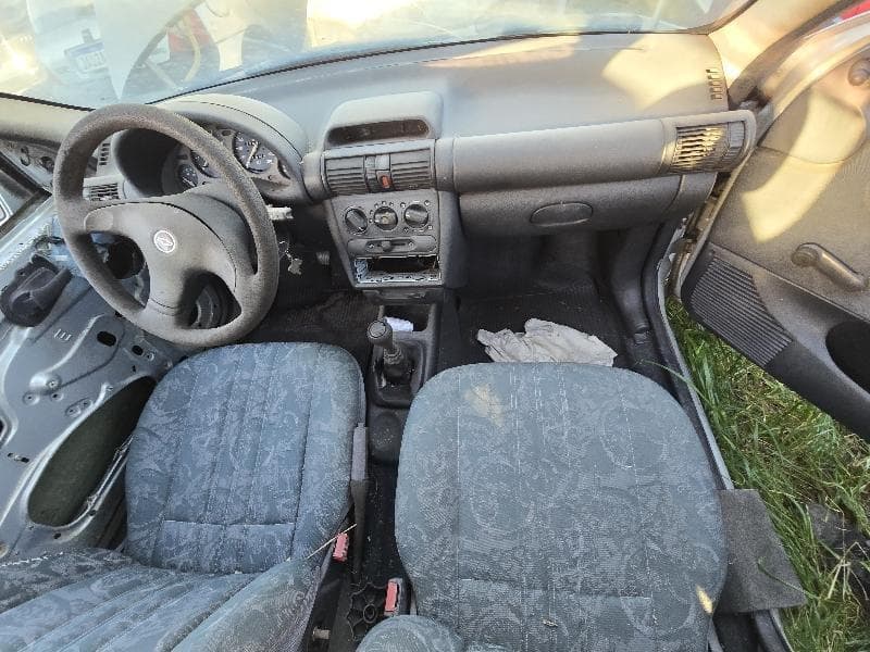 Chevrolet Corsa Milenium 1999 — foto 4