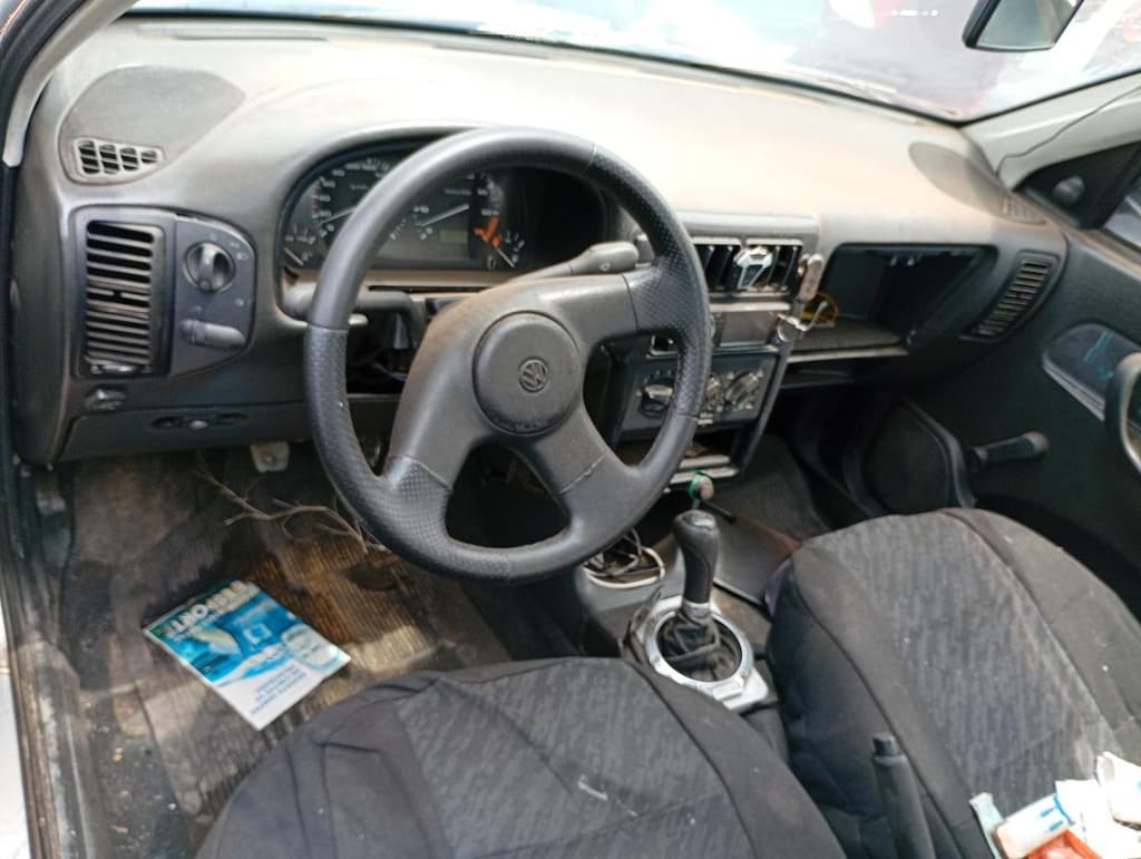 Volkswagen Polo Clas. 1.8 MI 1999 — foto 6