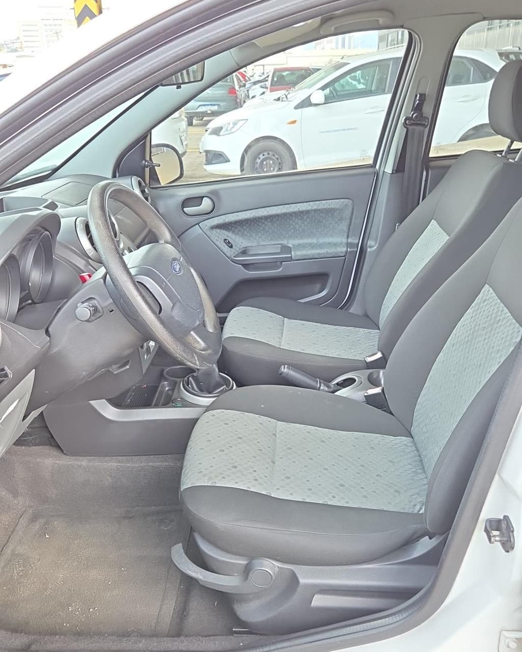 Ford Fiesta Flex de 2014 — foto 6