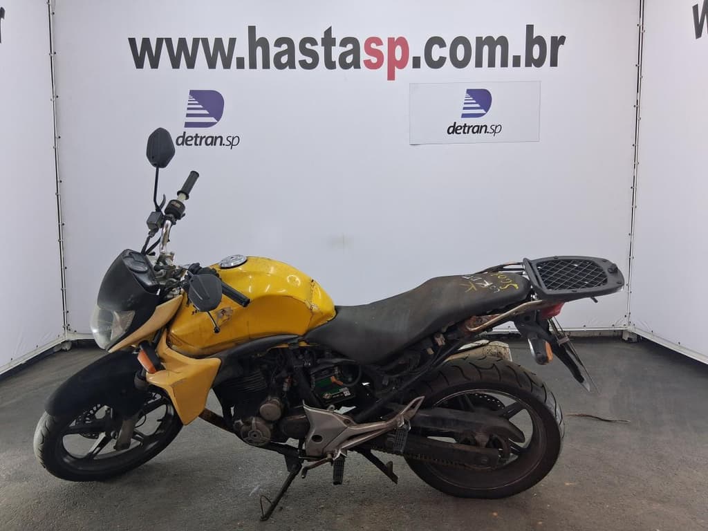 Honda CB 300r 2010 — foto 2