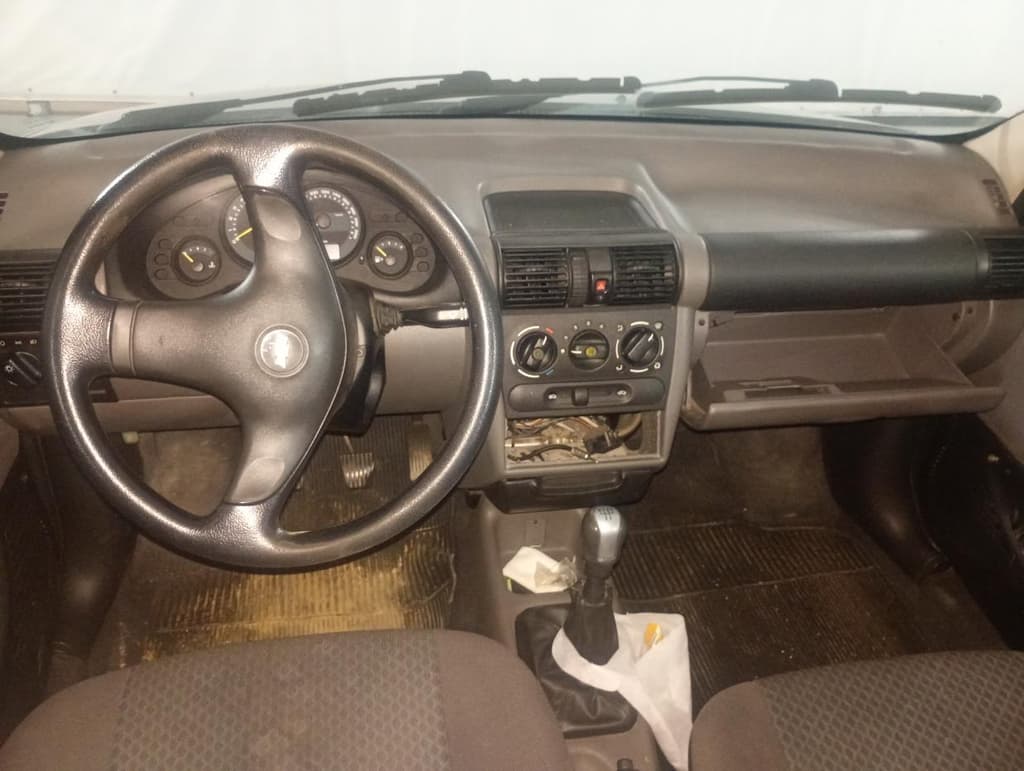 Chevrolet Classic LS 2012 — foto 2