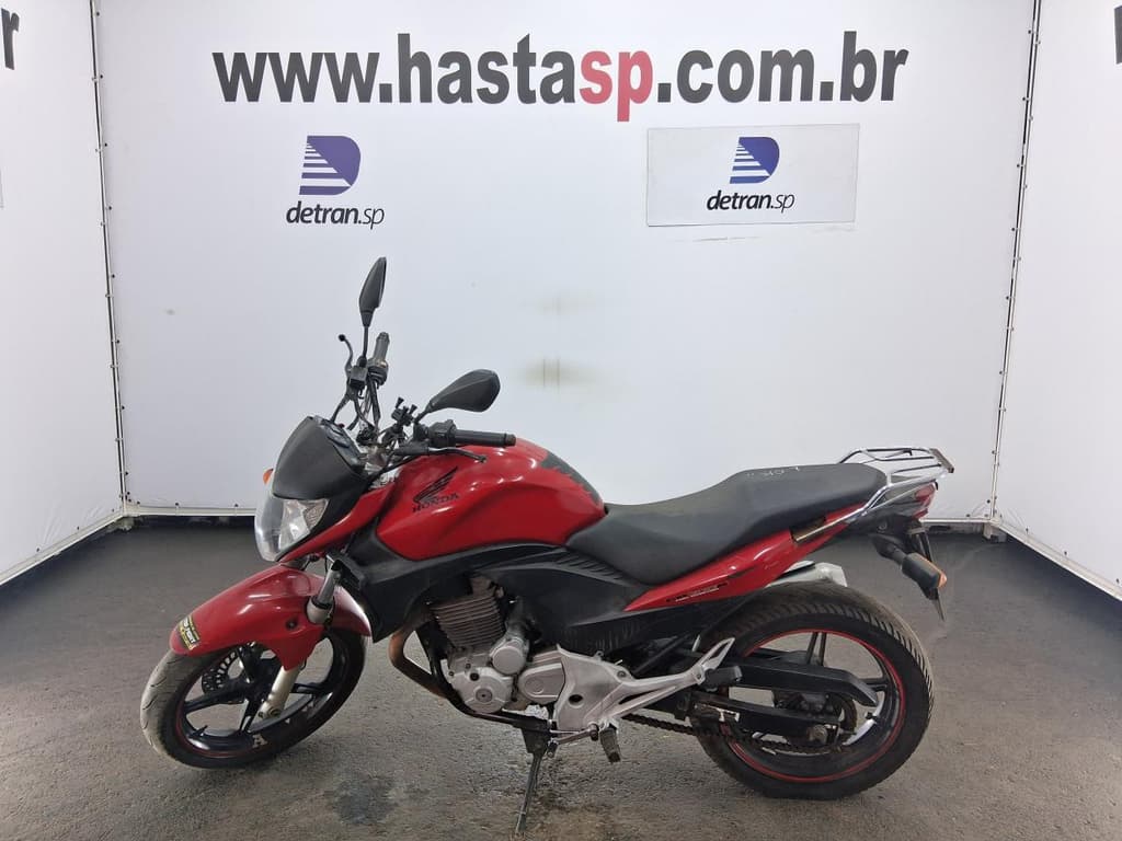 Honda CB 300r 2010 — foto 2