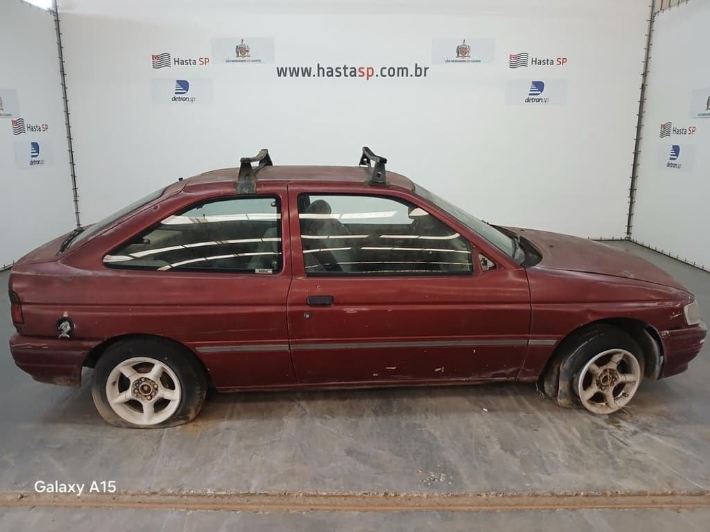 Ford Escort 1.8i GL 1996 — foto 1