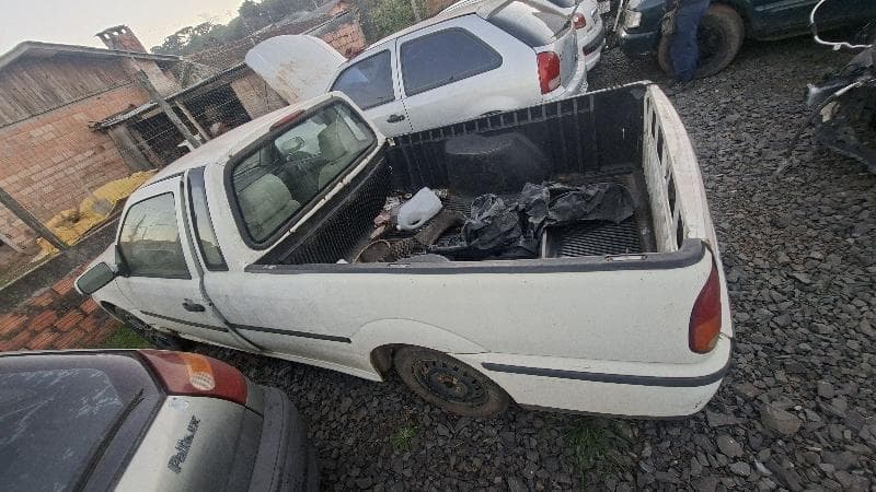 Volkswagen Saveiro 1.8 Plus 2001 — foto 2