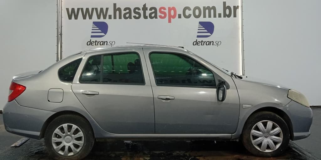 Renault Symbol 2010 — foto 1