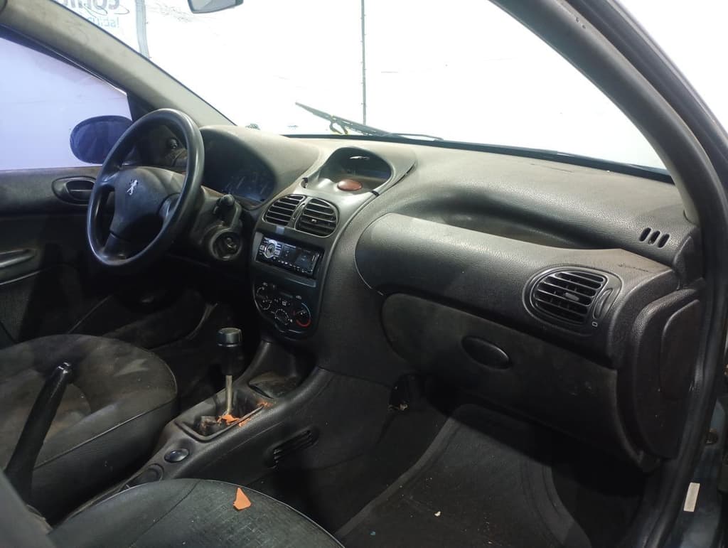 Peugeot 206 14 Presenc 2004 — foto 4