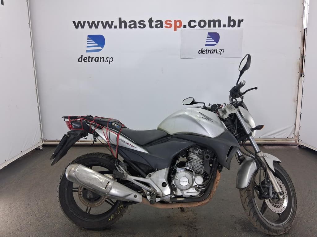 Honda CB 300r 2010 — foto 1
