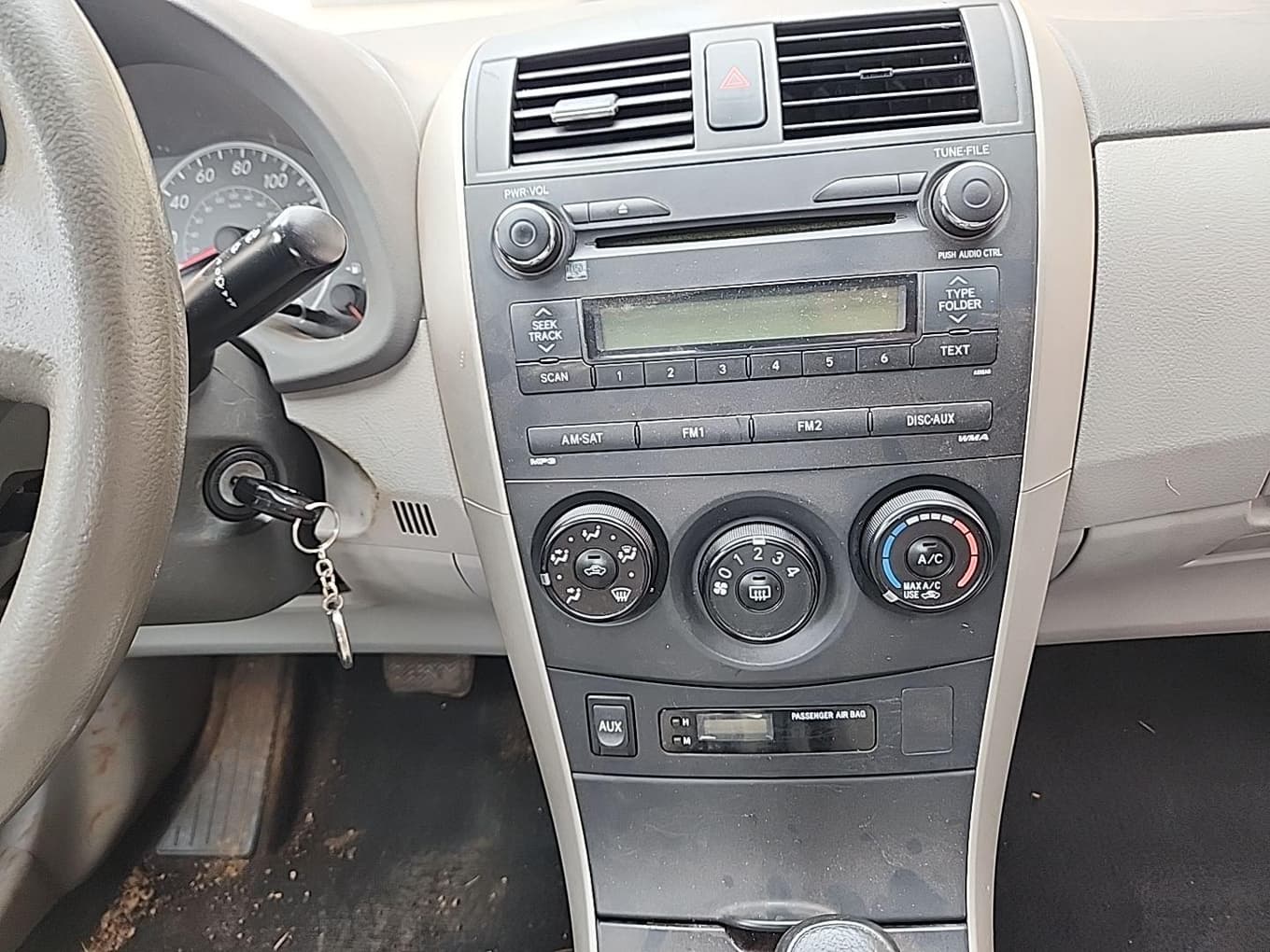 Toyota Corolla LE 2010 — foto 2