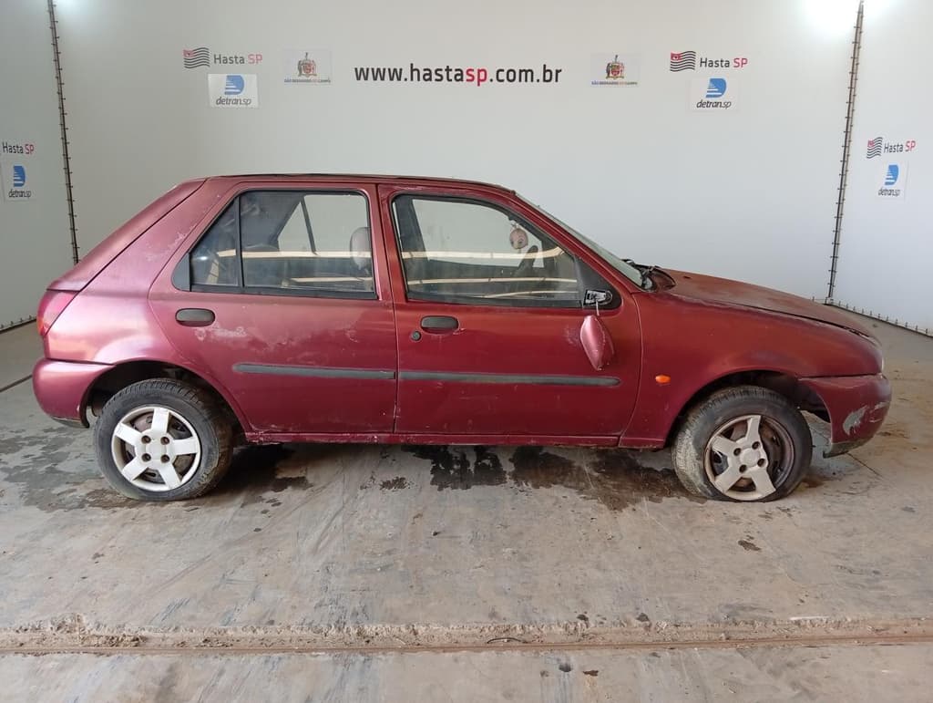 Ford Fiesta 1998 — foto 1