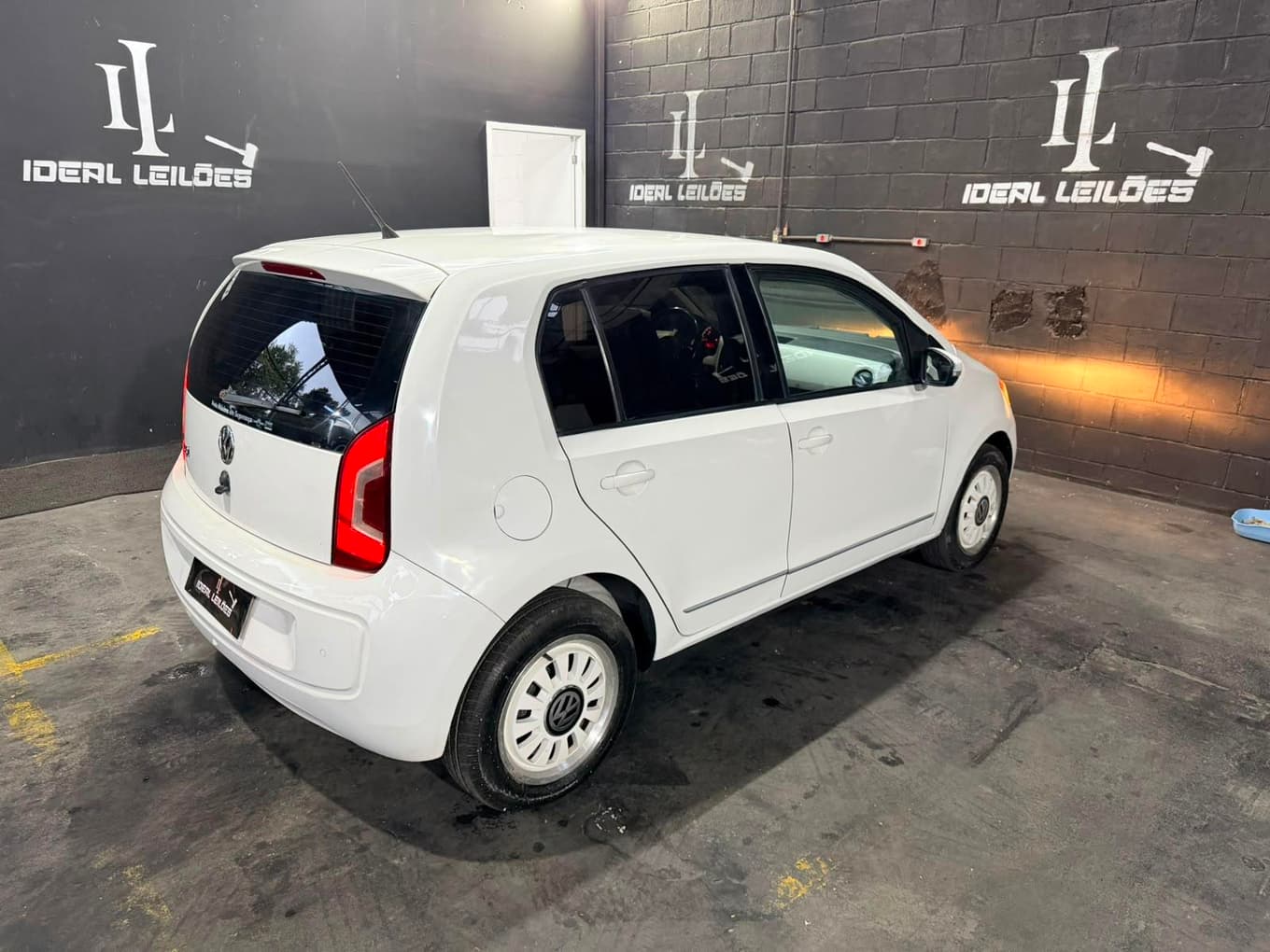 Volkswagen Up! Black White/red 1.0 2015 — foto 3