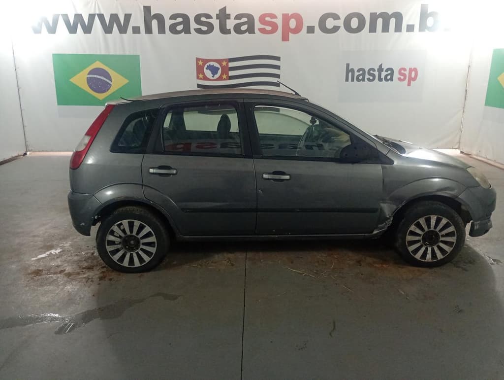 Ford Fiesta 2004 — foto 3
