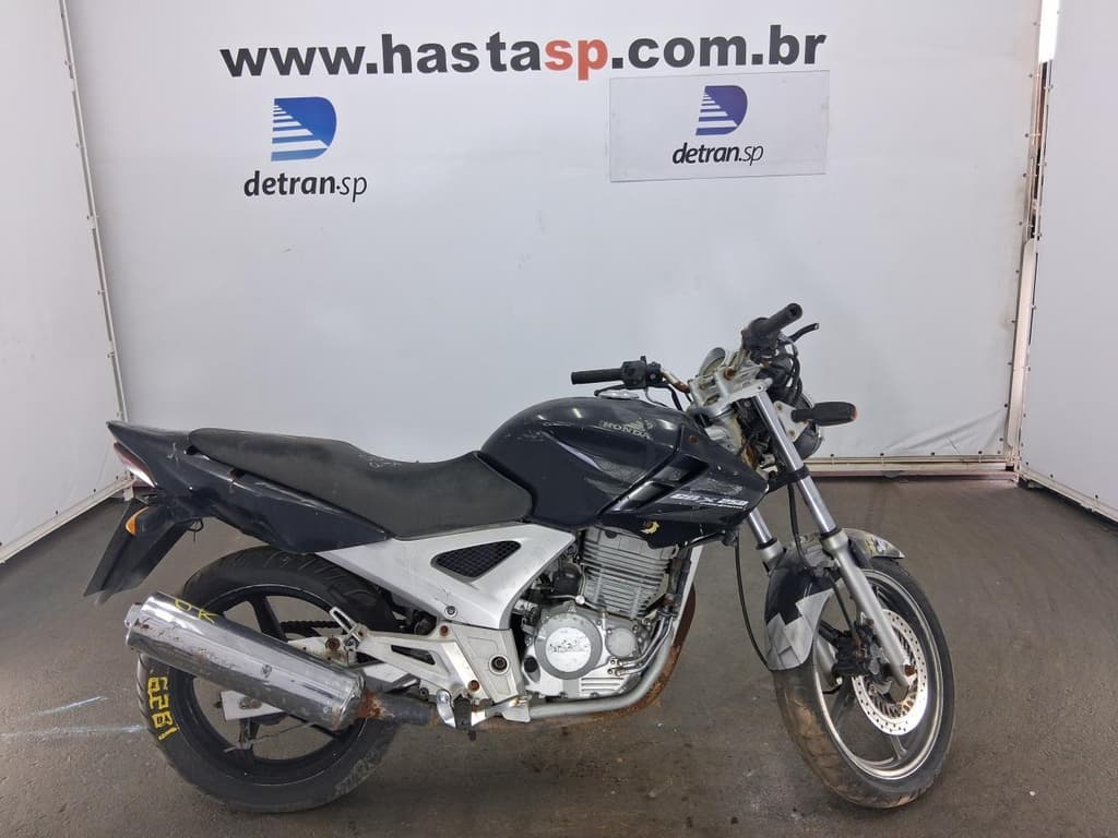 Honda CBX 250 Twister 2005, preta