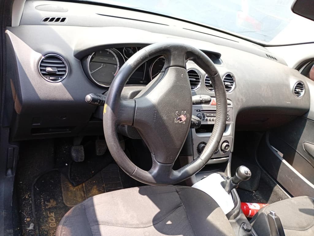 Peugeot 308 Active 2014 — foto 6
