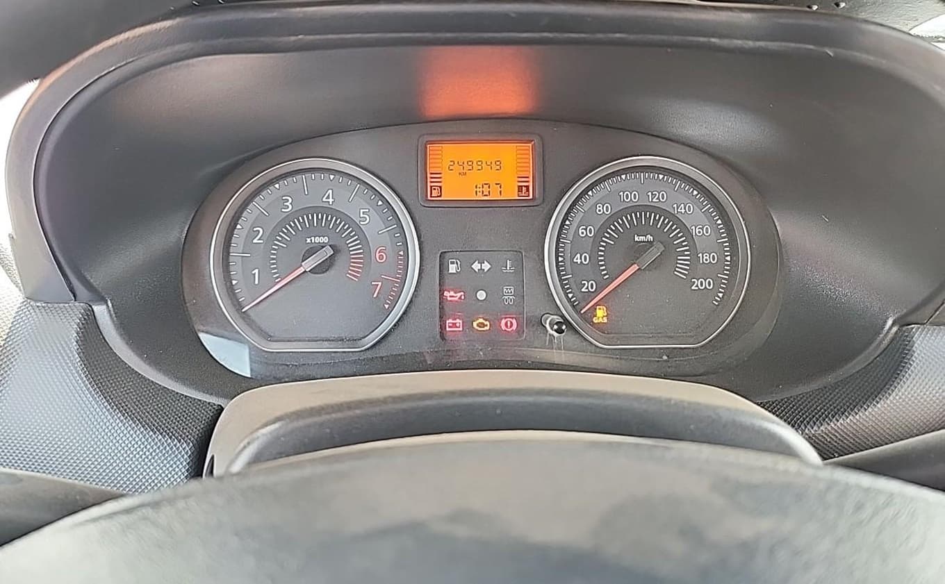 Renault Logan EXP 16 HP 2013 — foto 11