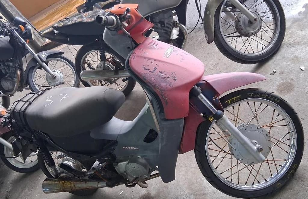 Honda C-100 BIZ 2004