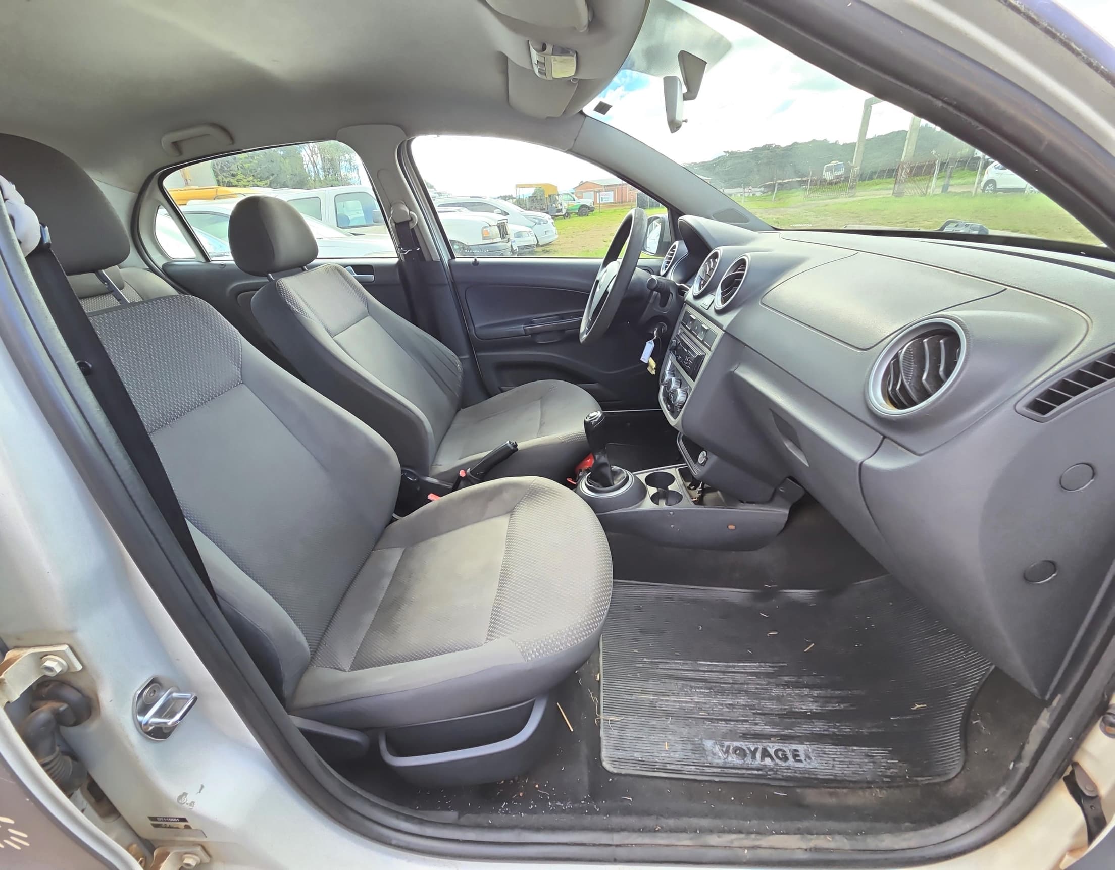 Volkswagen Voyage 1.6 2013 — foto 9
