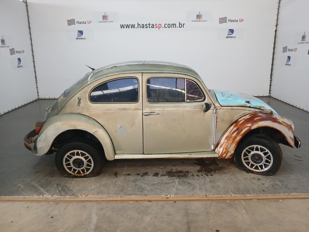 Volkswagen Fusca 1500 1973, verde
