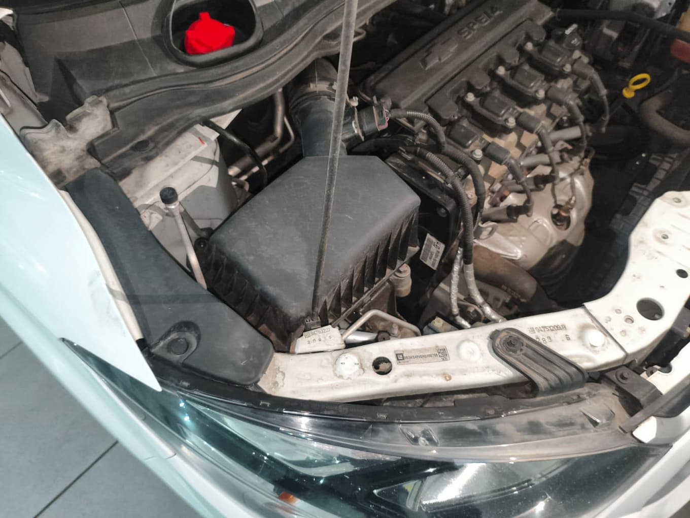 Chevrolet Onix Hatch LT 1.4 8V Flexpower - 2017 — foto 14