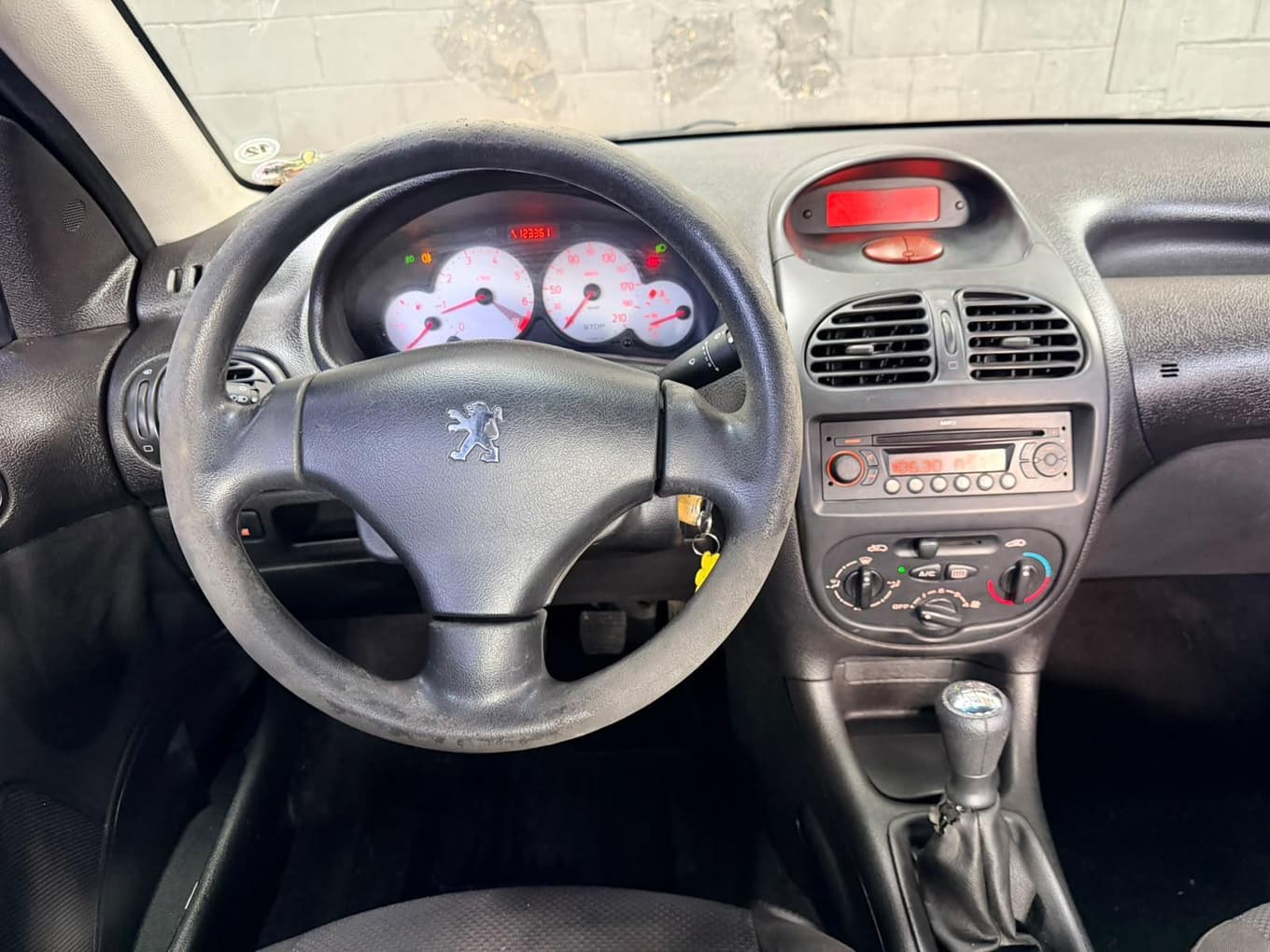 Peugeot 206 2008 — foto 4
