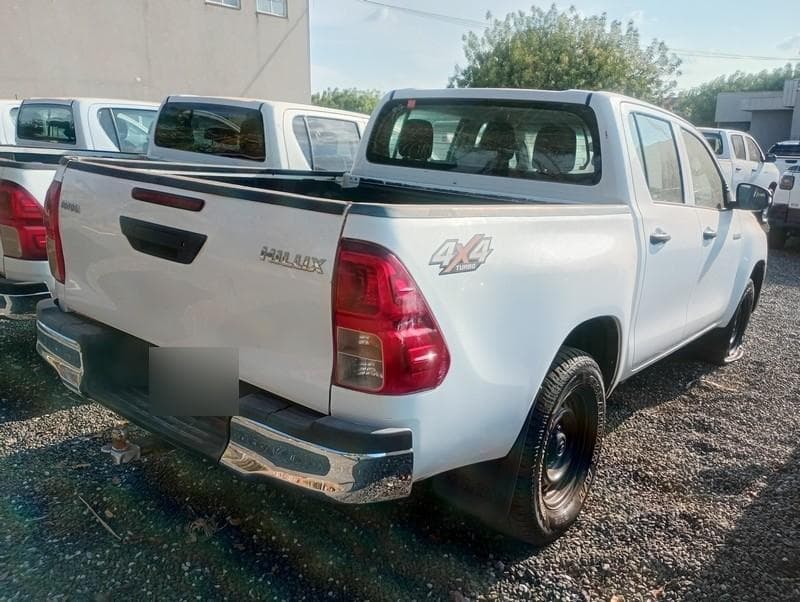 Toyota Hilux 2020 — foto 4