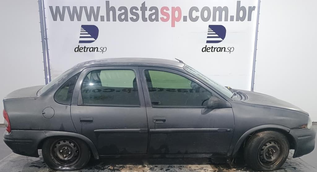 Chevrolet Corsa Milenium 2002 — foto 1