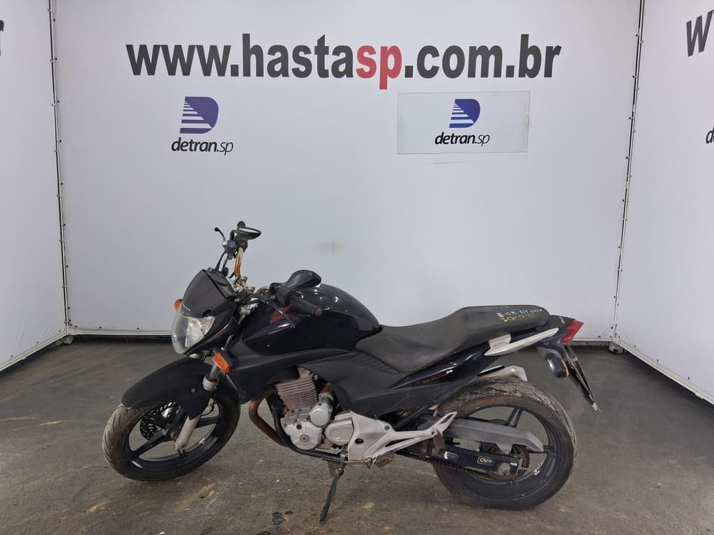 Honda CB 300r 2010 — foto 2