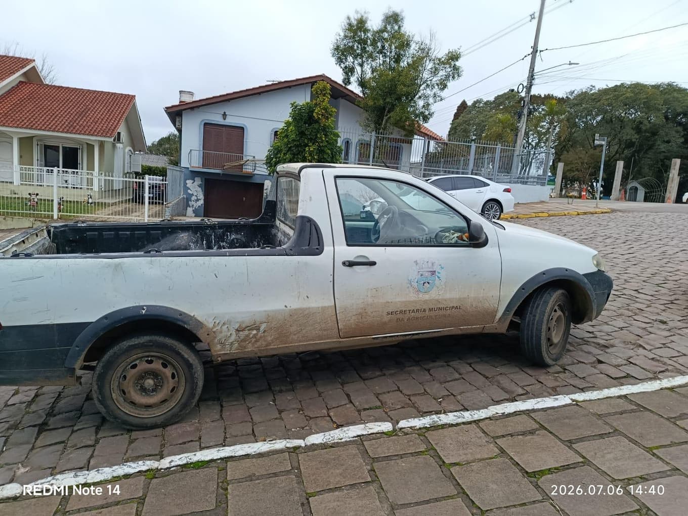 Fiat Strada Fire Flex 2012